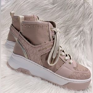 LIKE NEW MICHAEL KORS SNEAKERS 👟